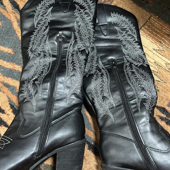 Black cowboy boots - Picture 4 of 4